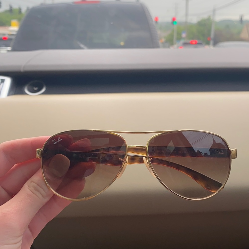 Ray ban